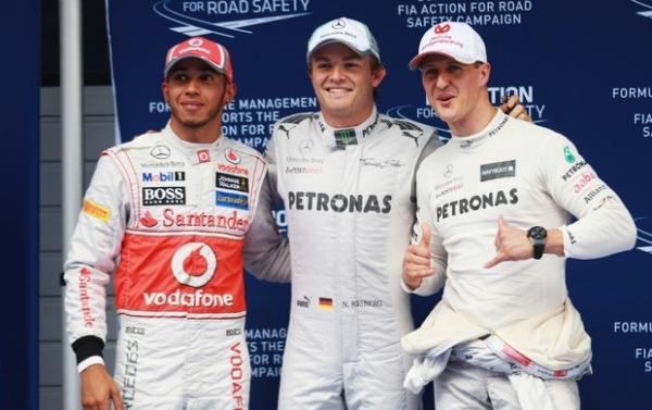 Hamilton e a dupla da Mercedes, Nico Rosberg e Schumacher, no GP da China(Imagem:Getty Images)