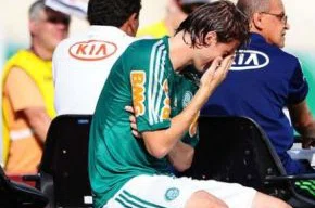 Henrique chora: Palmeiras perde quase metade dos titulares