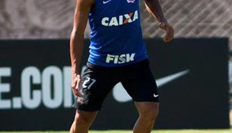 Hostilizado pela torcida, Emerson Sheik será titular .