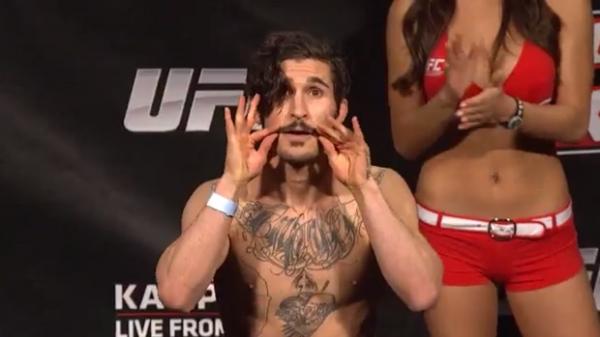 Ian McCall foi preso nos Estados Unidos por dirigir com carteira suspensa(Imagem:Reprodução/ Youtube)
