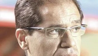 Jairo Araújo teve 47,7% de aproveitamento nos 30 jogos que comandou o Dragão em 2012