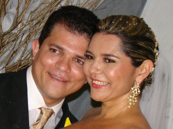 Jannaina Pinto Marques e seu marido Alderico Gomes Tavares.(Imagem:reprodução)