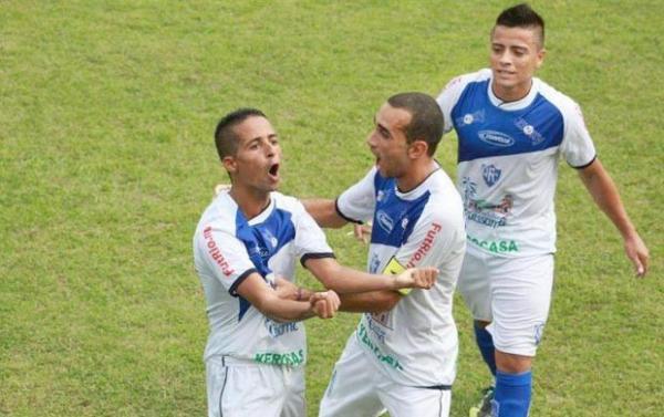 Jogadores comemoram gol na vit&oacute;ria sobre o Barra Mansa(Imagem: (Foto: Divulga&ccedil;&atilde;o))