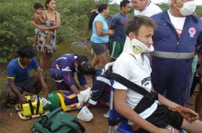 Jogadores do 4 de Julho sofrem acidente