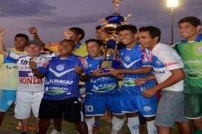 Jogadores do Parnahyba comemorando o título.