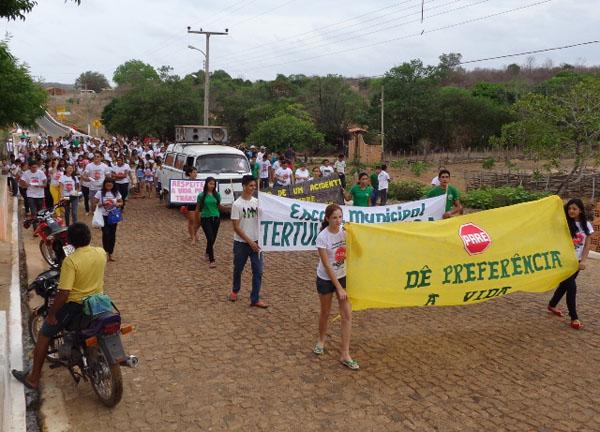 Jovens de Jatob&aacute; do Piau&iacute; realiza caminhada contra viol&ecirc;ncia no tr&acirc;nsito(Imagem:Dviulga&ccedil;&atilde;o)