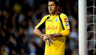 Julio César ainda não atuou pelo QPR na temporada: mercado fecha em 2 de setembro