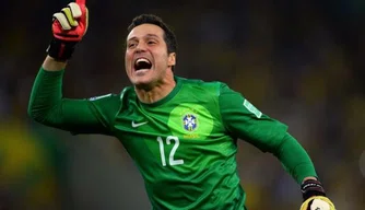 Julio César ainda não tem um clube para a próxima temporada