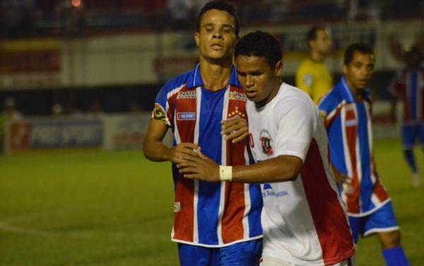 J&uacute;nior Santos diz que di&aacute;logo tem ajudado o grupo(Imagem: Felipe Martins/GLOBOESPORTE.COM)