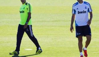 Kaká com Mourinho em treino na última semana: jornada dupla para convencer o técnico