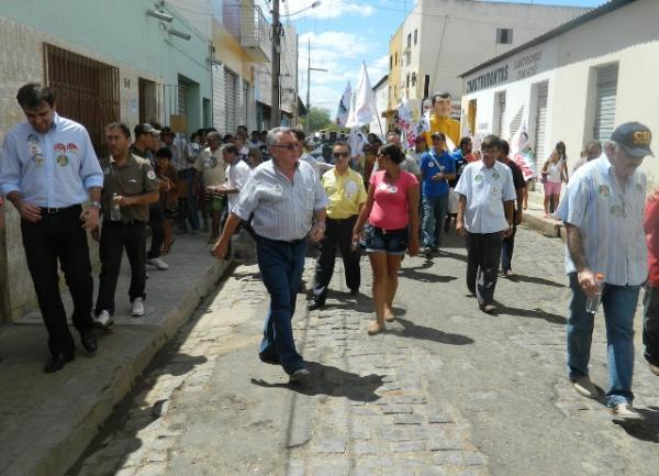 Kléber percorreu as ruas São Benedito, Cruzeiro e Coelho Rodrigues(Imagem:Reprodução)