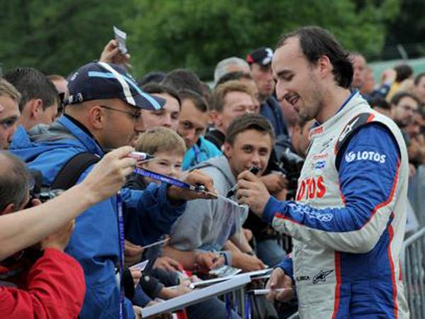 Kubica atualmente compete em categoria de rali.(Imagem:Reprodu&ccedil;&atilde;o)
