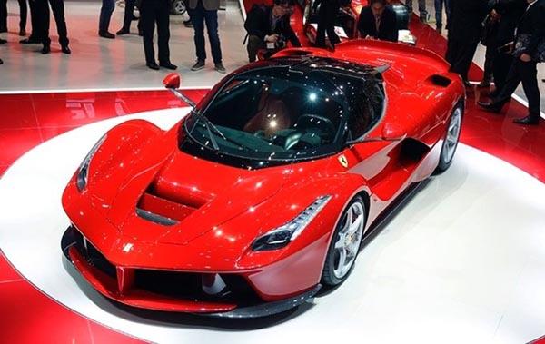 La Ferrari é o novo carro de Cristiano Ronaldo(Imagem:Reprpdução)