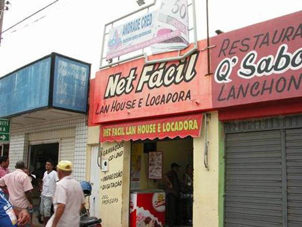 Ladr&otilde;es entram em loja e levam 22 aparelhos de telefone celular(Imagem:Repreodu&ccedil;&atilde;o)
