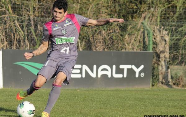Lateral L&eacute;o tamb&eacute;m retorna ao grupo do Figueirense(Imagem:Reprodu&ccedil;&atilde;o)