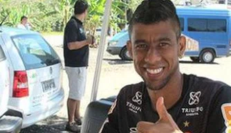 Léo Moura deve fechar por mais dois anos com o  Flamengo