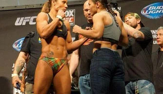 Liz Carmouche e Jéssica Andrade se encaram após pesagem do UFC