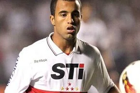 Lucas deixou o São Paulo e defenderá o PSG a partir de janeiro de 2013