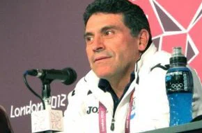 Luís Fernando Suarez na coletiva da seleção de Honduras