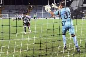 Maicosuel tenta deixar cavadinha errada contra o Braga para trás