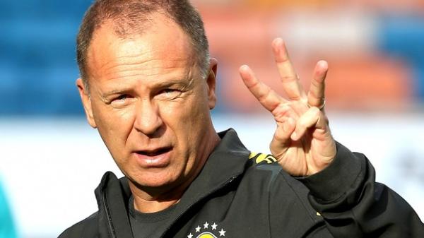Mano Menezes: foco agora é na Copa das Confederações(Imagem:Mowa Press)