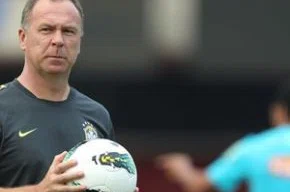 Mano Menezes se espelha em Parreira na Seleção