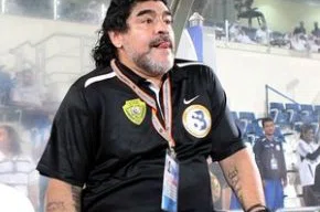 Maradona não poupa Riquelme das críticas