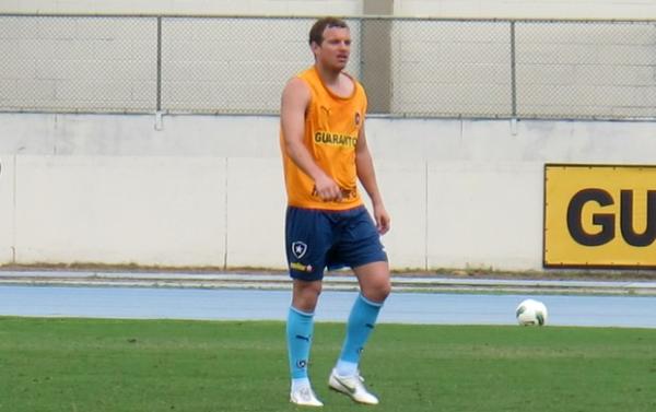 Marcelo Mattos volta a calçar chuteiras e a jogar com o time(Imagem:Reprodução)