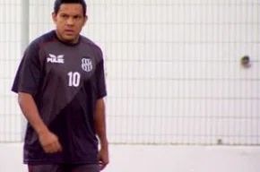 Marcinho pede malandragem para a Macaca segurar resultados