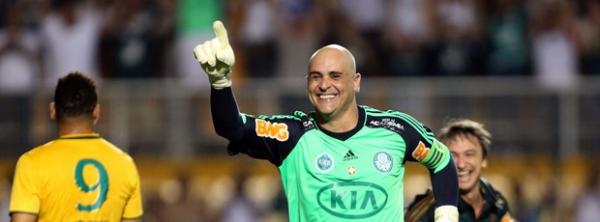 Marcos bate p&ecirc;nalti, faz o gol e comemora com a torcida(Imagem:Reprodu&ccedil;&atilde;o)