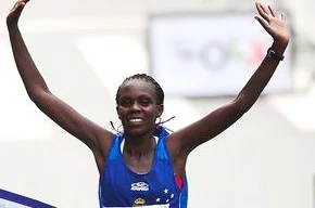 Maurine Kipchumba vence a corrida de São Silvestre 2012