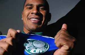 Mazinho quer voltar a mostrar sorriso da Copa do Brasil