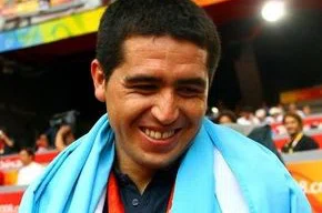 Meia Riquelme volta a ser alvo do Palmeiras para a temporada 2013