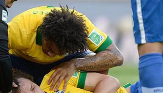 Mesmo com fratura, David Luiz está apto para enfrentar a Itália no sábado