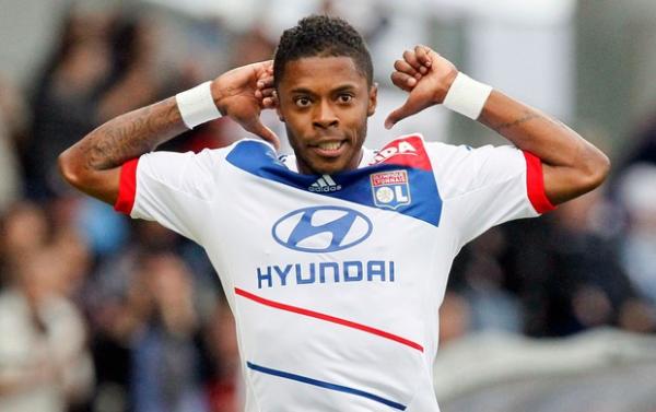 Michel Bastos anotou o primeiro gol do Lyon na vit&oacute;ria sobre o Valenciennes(Imagem:Reprodu&ccedil;&atilde;o)