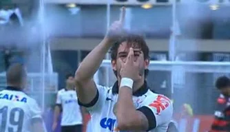 Mistério na comemoração de Alexandre Pato