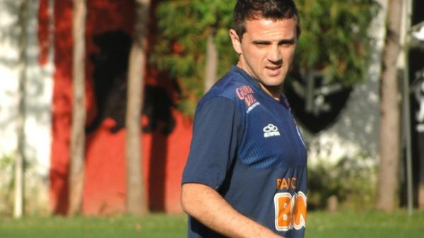 Montillo faz coro com a torcida pela volta de Alex(Imagem:Reprodução)