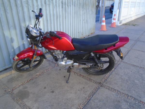 Moto recuperada pela PM (Imagem:Reprodu&ccedil;&atilde;o)