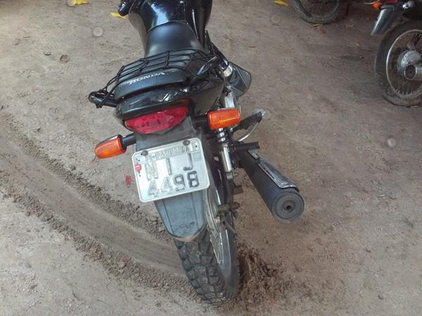 Moto recuperada pela polícia.(Imagem:Reprodução)
