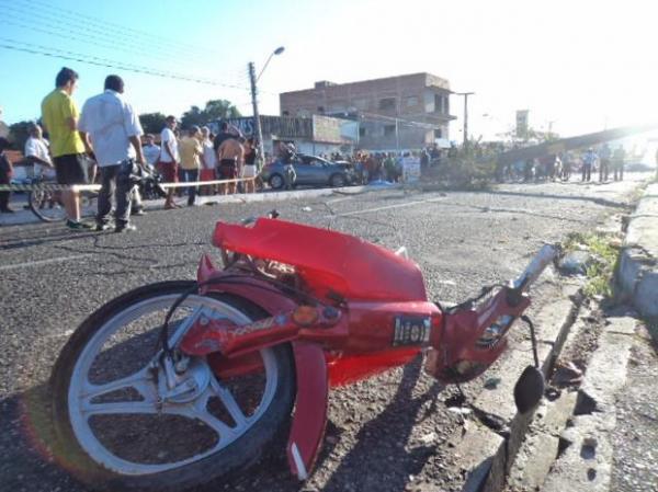 Motociclista estava indo para o trabalho quando foi atingido(Imagem:Catarina Costa/G1)