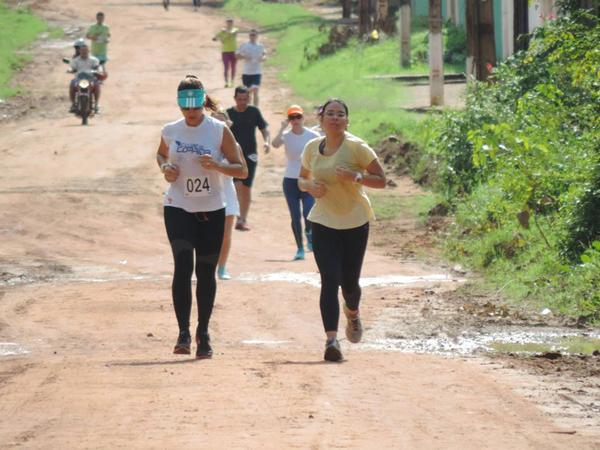 Mulheres aderem ao triathlon e participam de prova do Campeonato Piauiense(Imagem:Divulga&ccedil;&atilde;o)