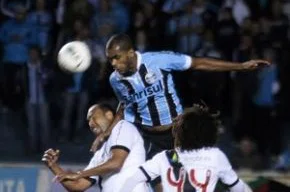 Naldo teve boa atuação em vitória do Grêmio sobre Vasco