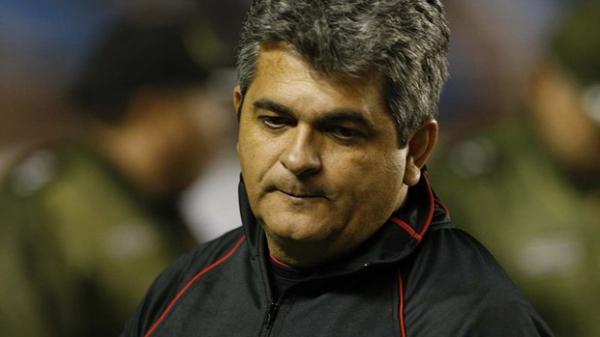 Ney Franco, durante a derrota para o Bol&iacute;var, em La Paz(Imagem:Reprodu&ccedil;&atilde;o)