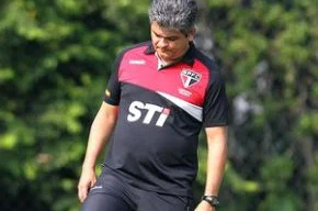 Ney Franco, em treino do Tricolor