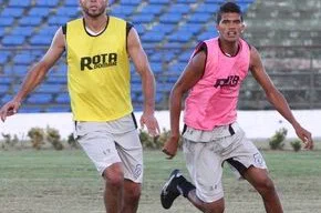 Ney Mineiro (amarelo) estreou com derrota pelo Galo