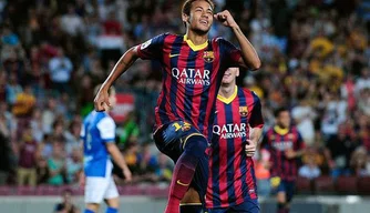Neymar comemora seu gol na vitória sobre a Real Sociedad.