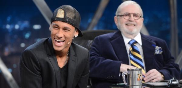 Neymar se diverte e dá risada de piadas durante gravação do Programa do Jô(Imagem:Reprodução)
