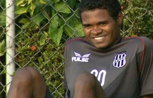 Nikão,está em trabalho de transição na Ponte Preta