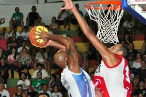 No último jogo fora de casa, América perdeu para o Bauru