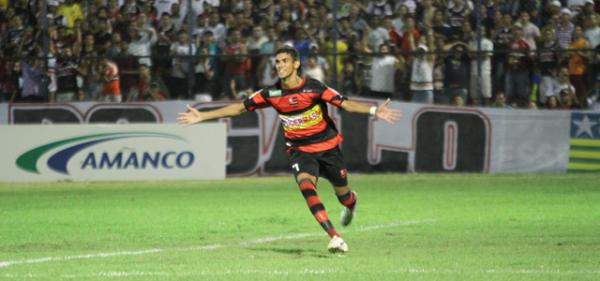 O grande nome da partida foi Augusto que marcou o gol do título da Raposa(Imagem:Thiago Amaral)